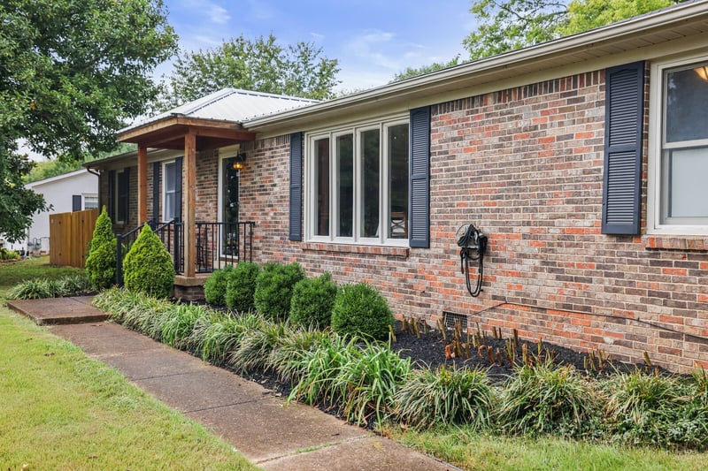 220 Hampton Rd, Columbia, TN 38401