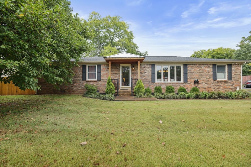 220 Hampton Rd, Columbia, TN 38401