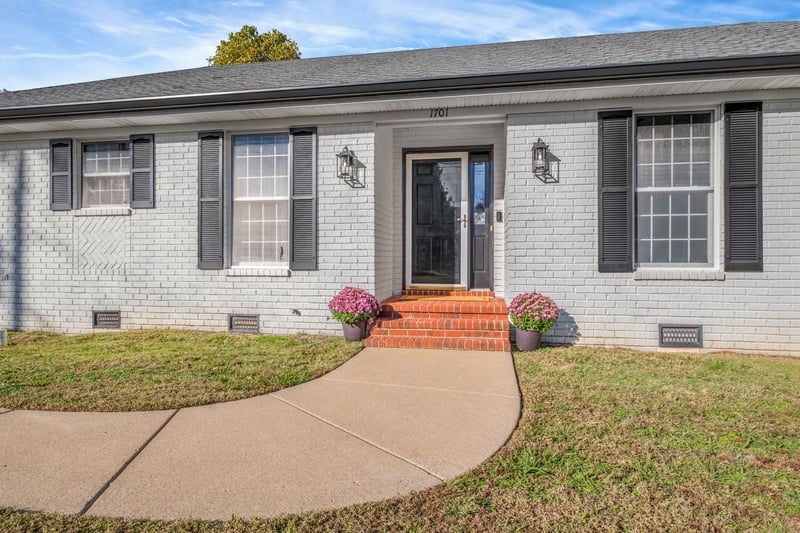 1701 Orchard Dr, Lebanon, TN 37087