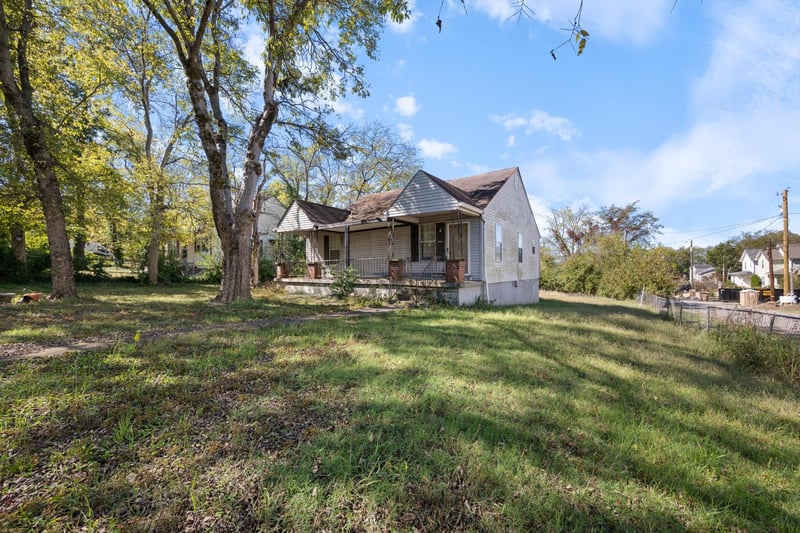 2006 Sultana Ave, Nashville, TN 37207