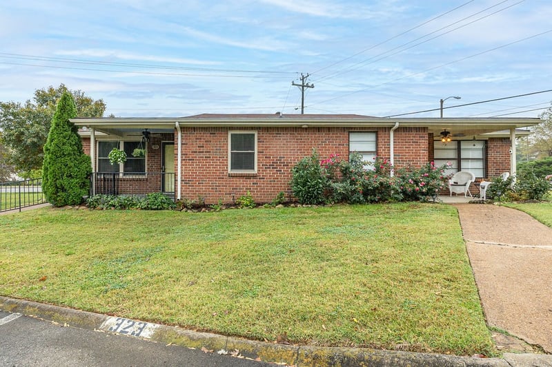 324 Deer Lake Dr, Nashville, TN 37221