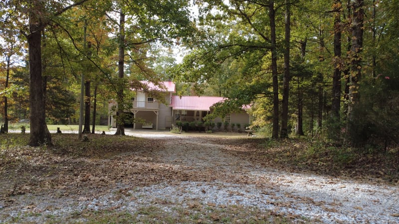 1869 Highway 70 , Kingston Springs, TN 37082