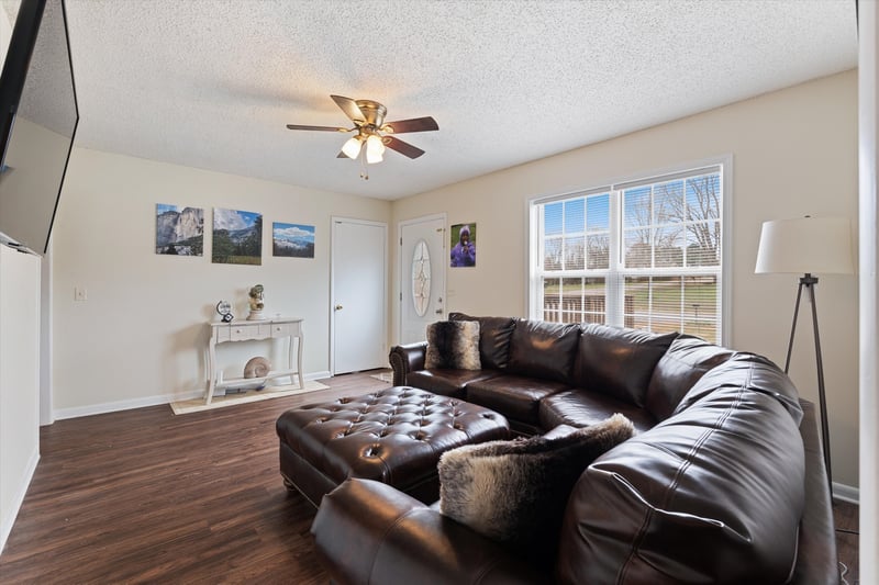 1496 Valley Ridge Dr, Gallatin, TN 37066