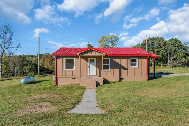 3591 Pearlie St, Williamsport, TN 38487