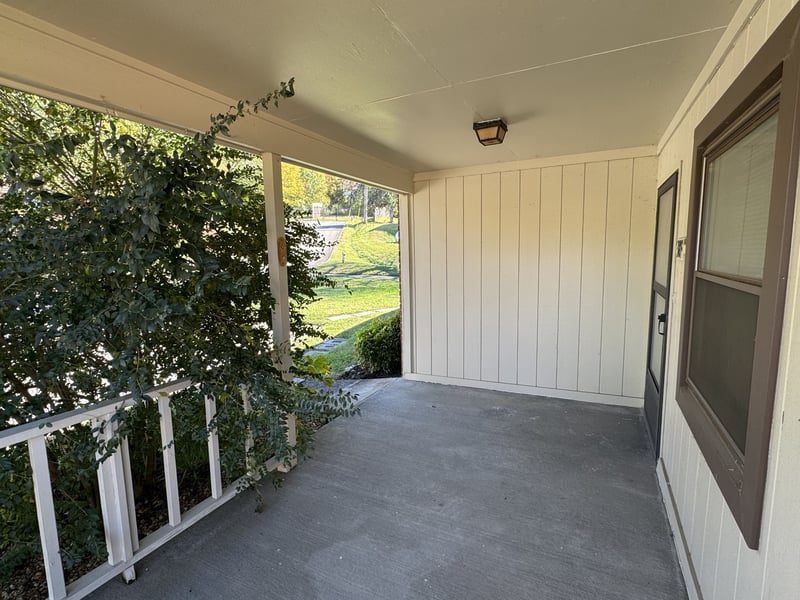 389 Deer Lake Dr, Nashville, TN 37221