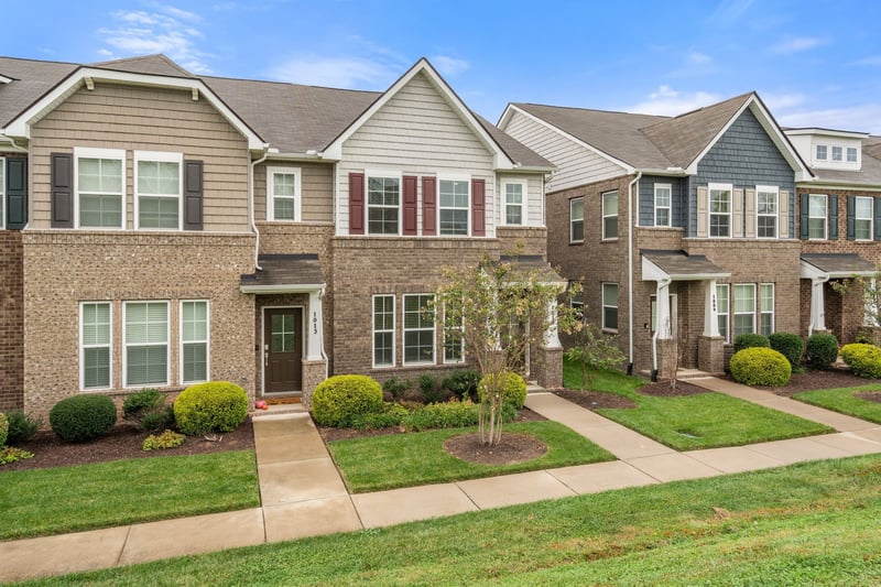 1011 Henley Ln, Gallatin, TN 37066