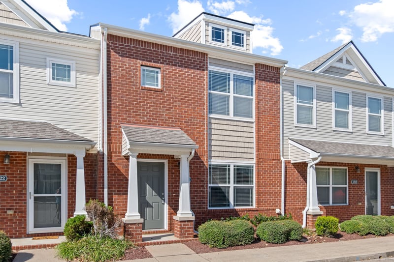 1020 Somerset Springs Dr, Spring Hill, TN 37174