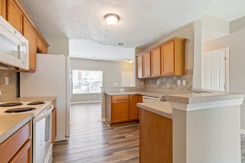 1020 Somerset Springs Dr, Spring Hill, TN 37174