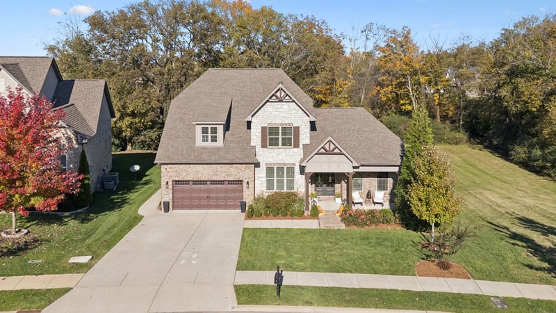 2734 Paddock Park Dr, Thompsons Station, TN 37179