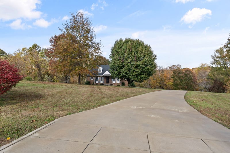 1719 Wynnewood Dr, Chapmansboro, TN 37035