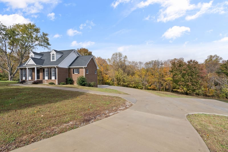 1719 Wynnewood Dr, Chapmansboro, TN 37035