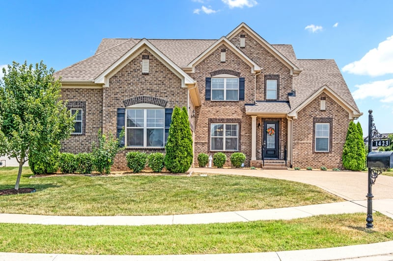 1423 Overcheck Ln, Gallatin, TN 37066