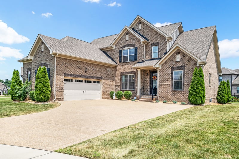 1423 Overcheck Ln, Gallatin, TN 37066