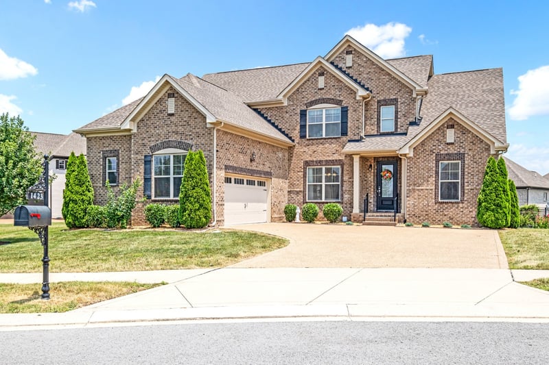 1423 Overcheck Ln, Gallatin, TN 37066