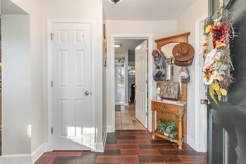 1716 Stroudsville Rd, Cedar Hill, TN 37032