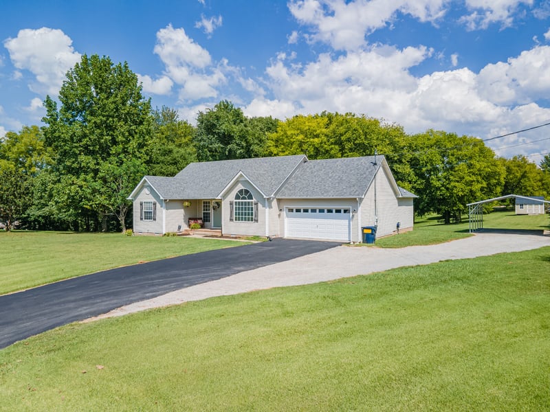 463 White Oak Trl, Spring Hill, TN 37174
