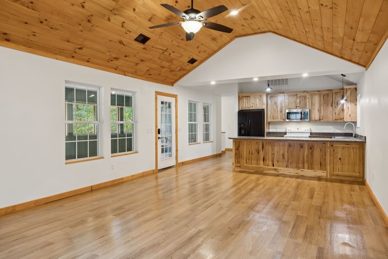 1011 Owen Ct, Ashland City, TN 37015