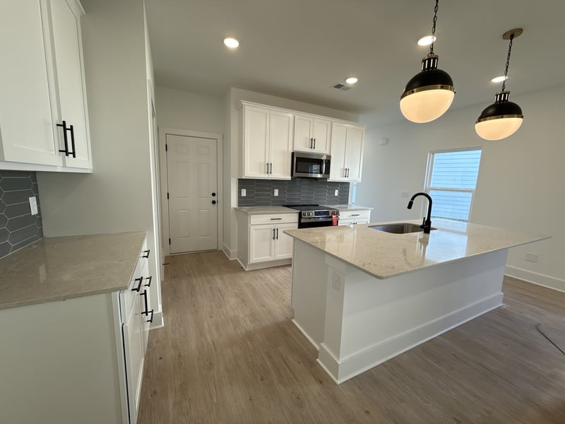 537 Canal Cir, Nashville, TN 37214