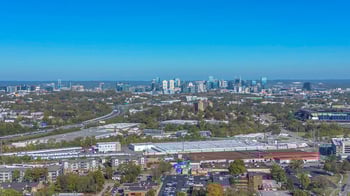 526 E Iris Dr, Nashville, TN 37204