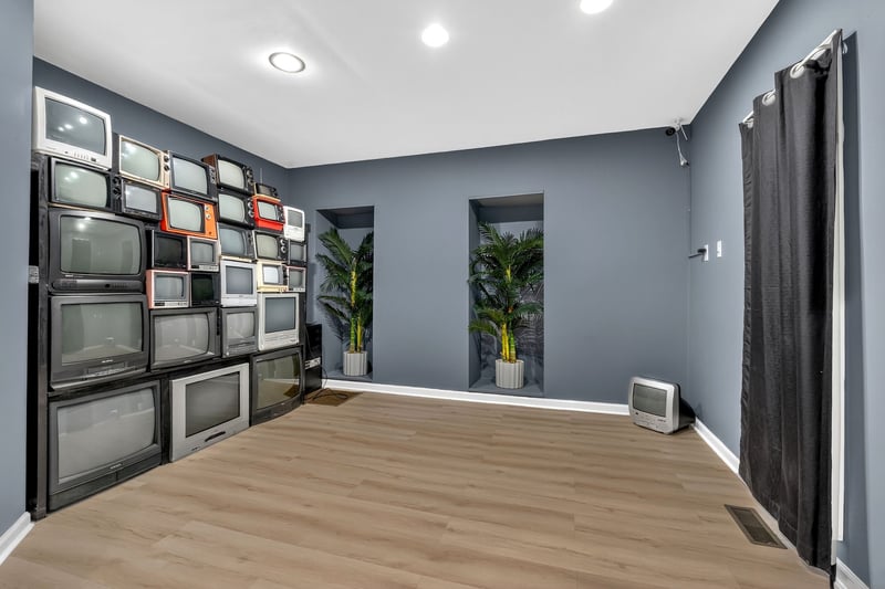 526 E Iris Dr, Nashville, TN 37204