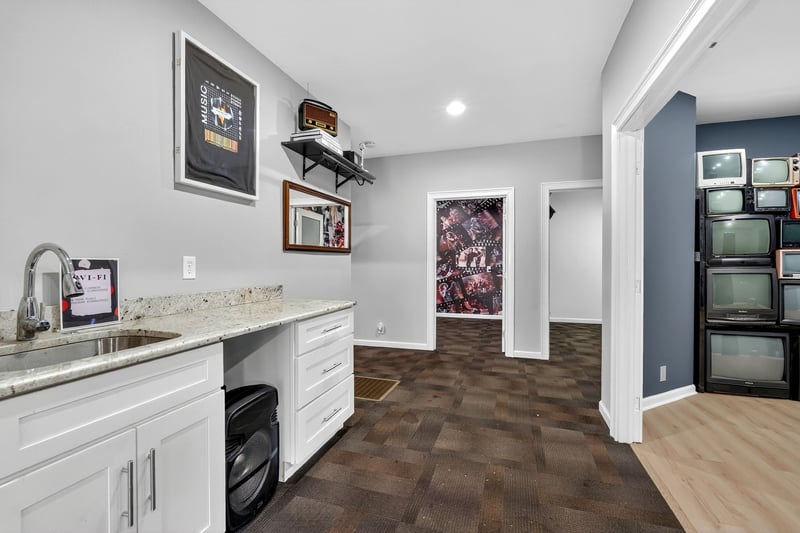 526 E Iris Dr, Nashville, TN 37204