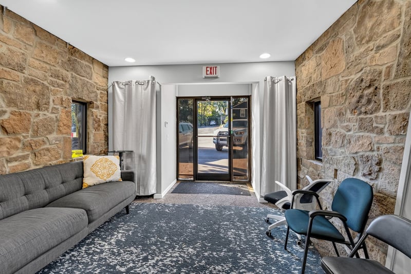 526 E Iris Dr, Nashville, TN 37204