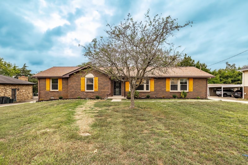 318 Donna Dr, Hendersonville, TN 37075