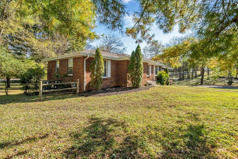 110 Sterling Ct, Hendersonville, TN 37075