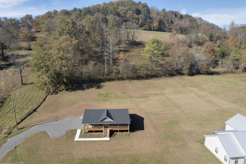 51 Kemp Hollow Rd, Pleasant Shade, TN 37145