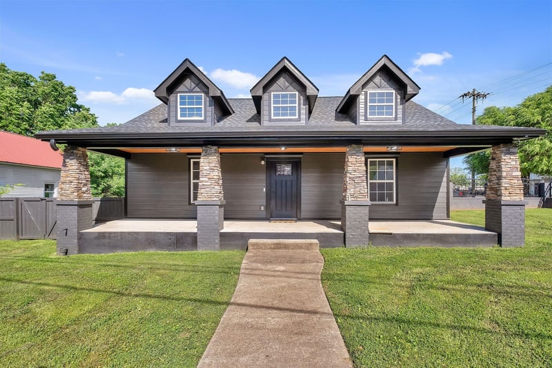 1513 Highland Ave, Columbia, TN 38401