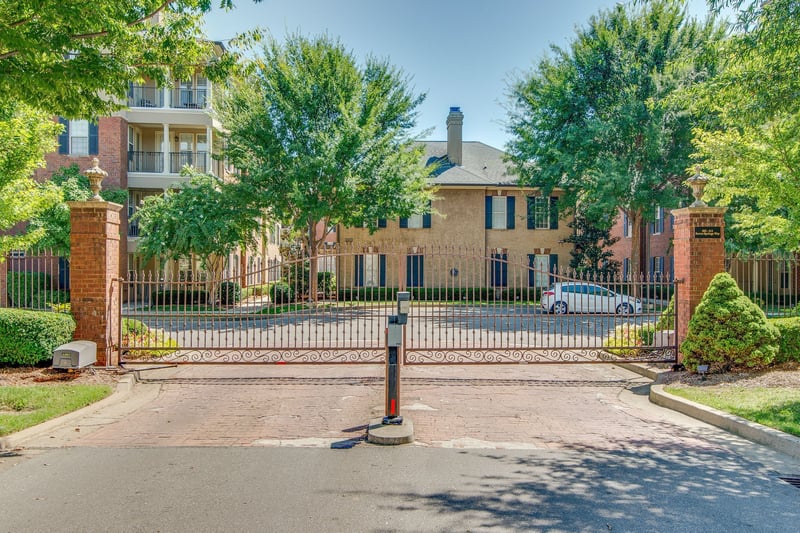 309 Seven Springs Way #402, Brentwood, TN 37027