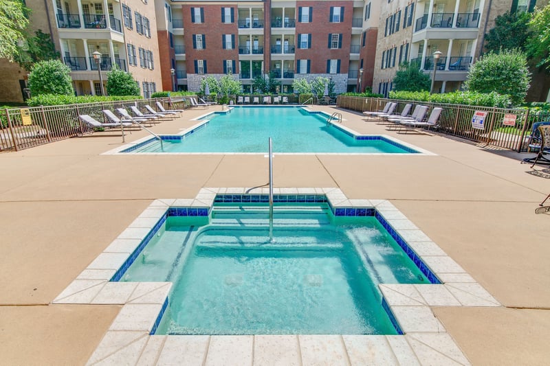 309 Seven Springs Way #402, Brentwood, TN 37027