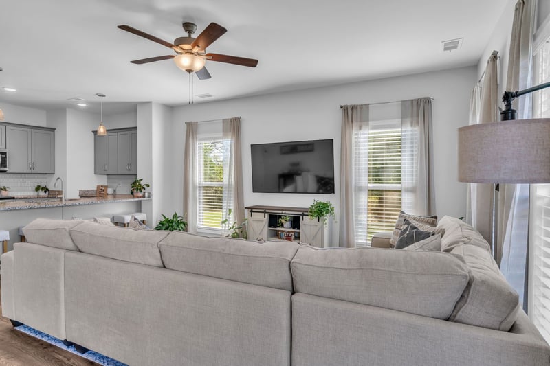 1032 Emery Bay Cir, Hendersonville, TN 37075