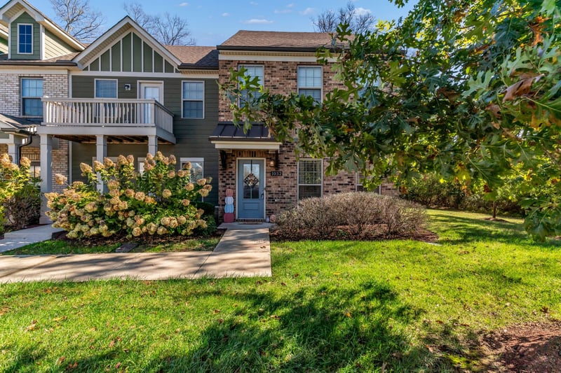 1032 Emery Bay Cir, Hendersonville, TN 37075