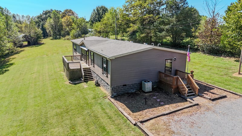 137 Hawkins Rd, Westmoreland, TN 37186