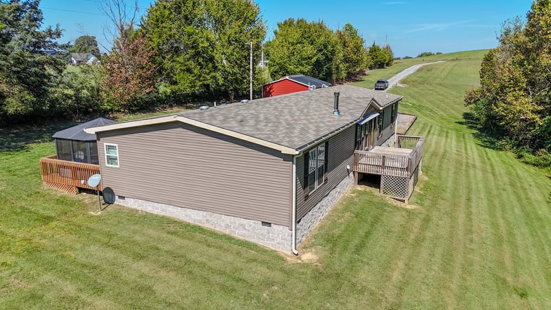 137 Hawkins Rd, Westmoreland, TN 37186