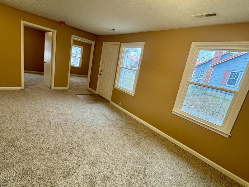 305 E Park Ave, Gallatin, TN 37066