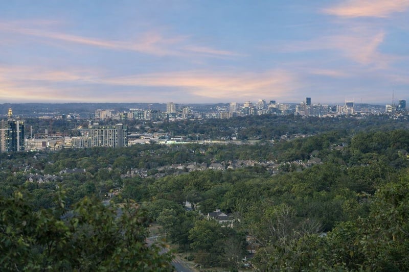 5887 Fredricksburg Dr, Nashville, TN 37215