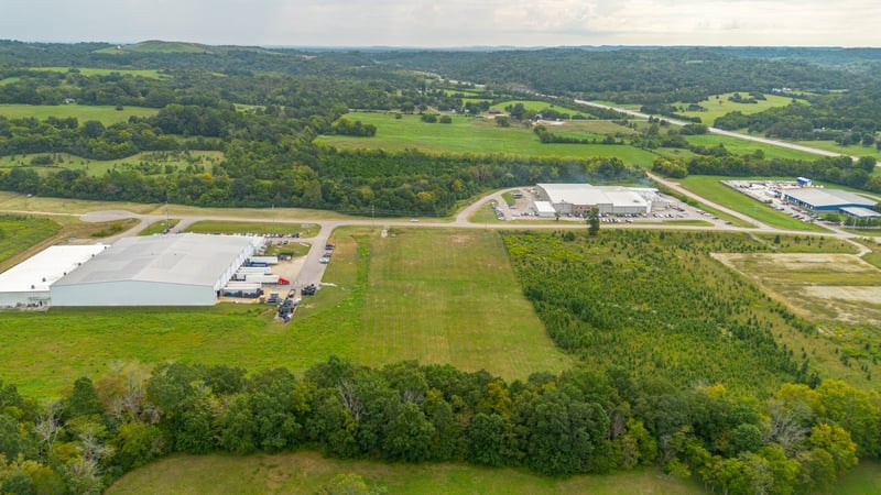 1033 Veterans Dr, Lewisburg, TN 37091