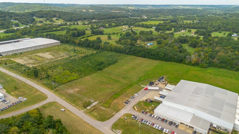 1033 Veterans Dr, Lewisburg, TN 37091