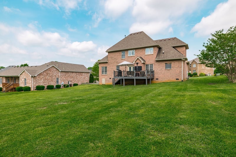 1022 Tower Hill Ln, Hendersonville, TN 37075