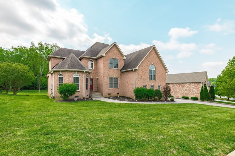 1022 Tower Hill Ln, Hendersonville, TN 37075