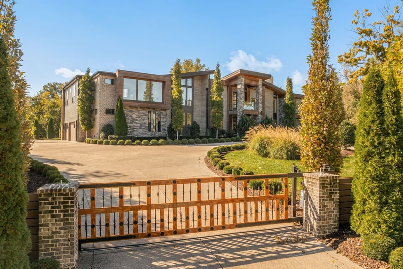 869 Battery Ln, Nashville, TN 37220