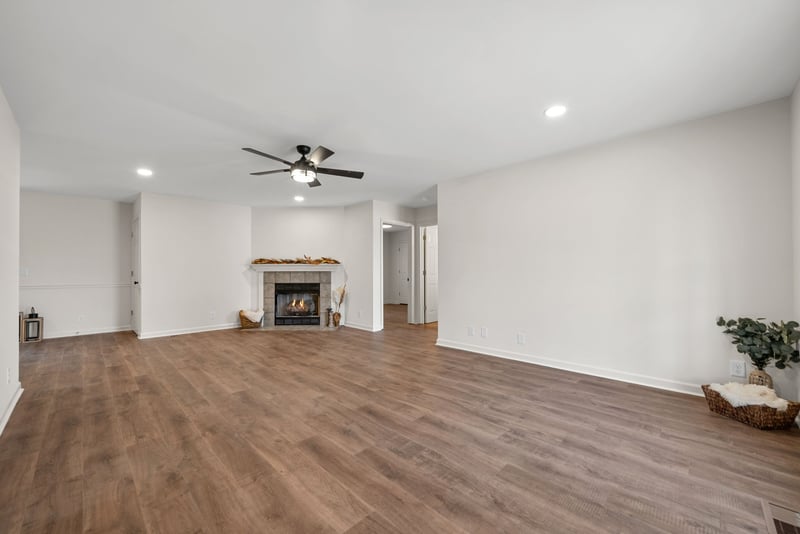 317 Eisenhower Dr, Ashland City, TN 37015