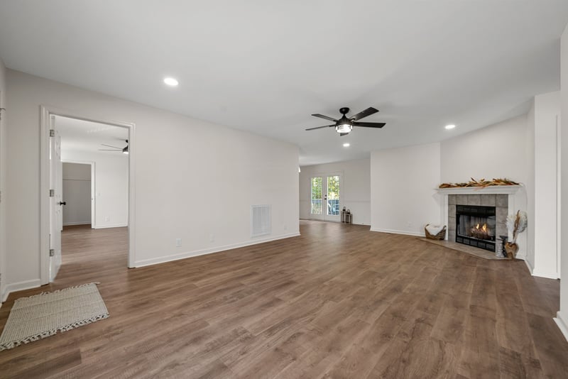 317 Eisenhower Dr, Ashland City, TN 37015