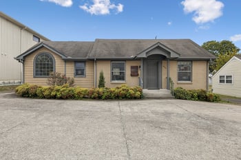 413 E Iris Dr, Nashville, TN 37204