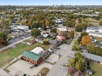 413 E Iris Dr, Nashville, TN 37204