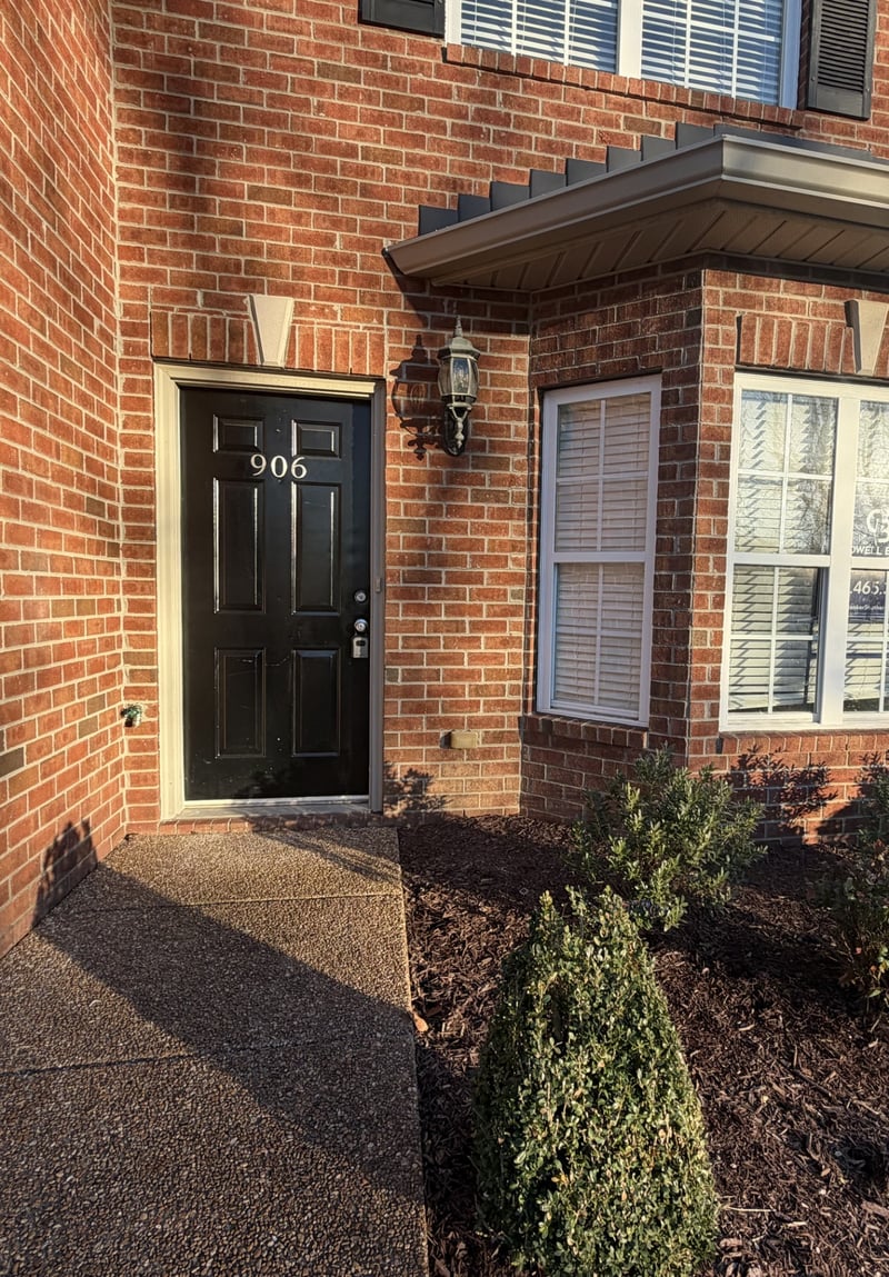 906 Cashmere Dr, Thompsons Station, TN 37179