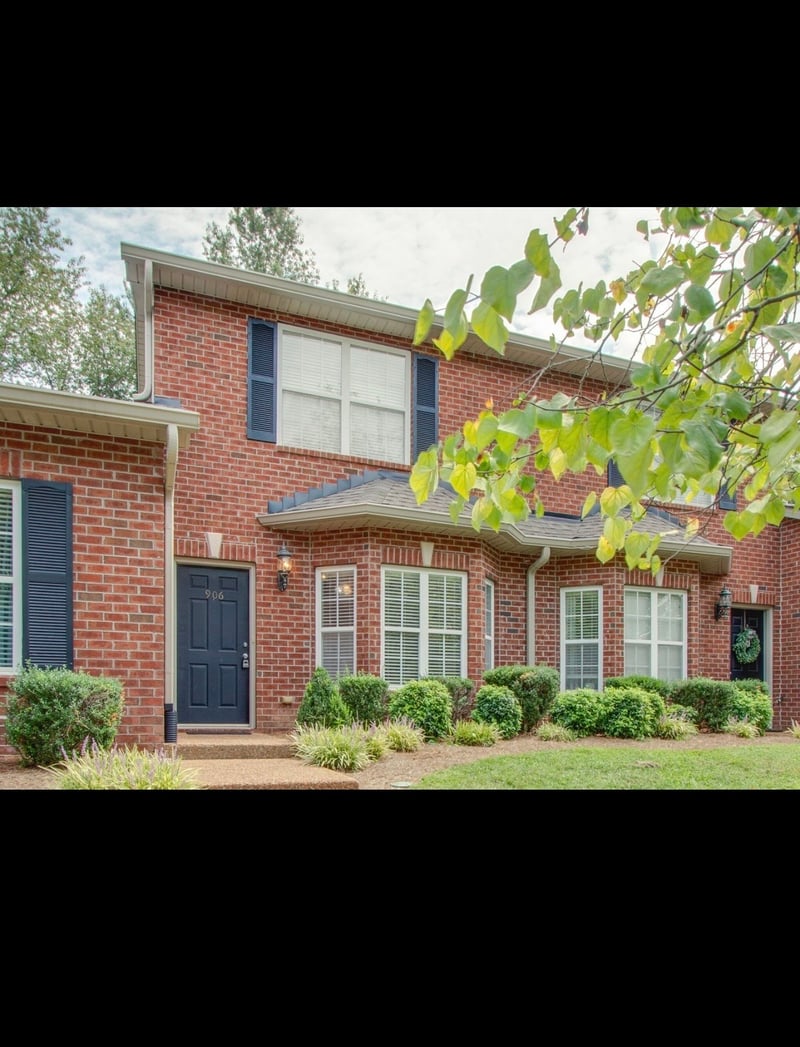 906 Cashmere Dr, Thompsons Station, TN 37179