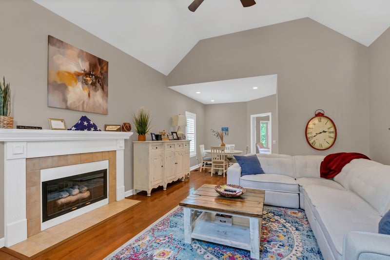 207 Black Hawk Way, Murfreesboro, TN 37127